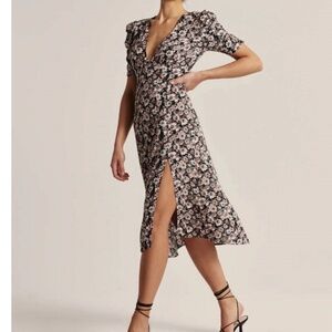 Abercrombie & fitch midi floral dress size xs side slit and ruched sleeves